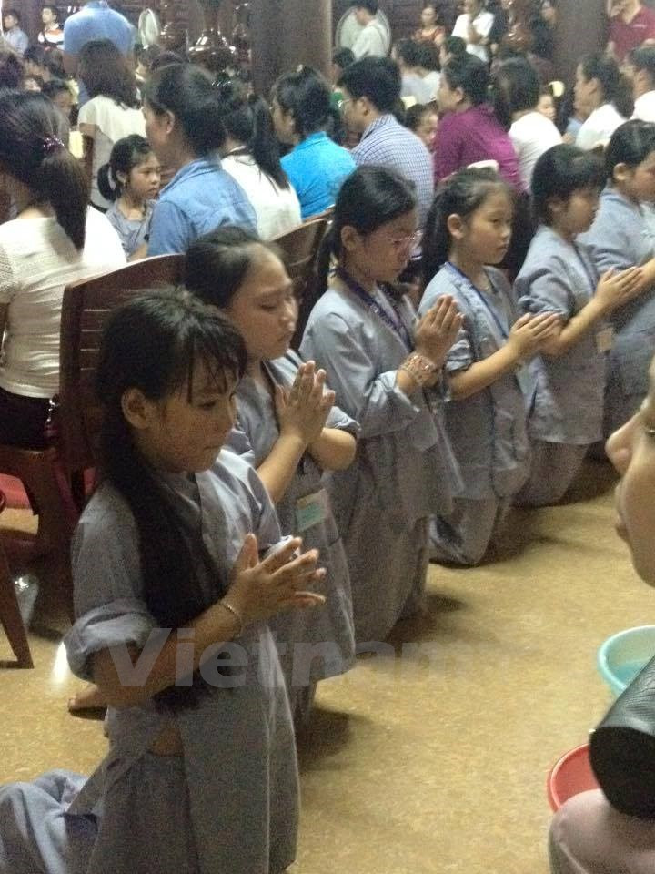 La cérémonie de reconnaissance envers les parents est l’une des activités les plus importantes et significatives de ce cours. L'objectif est de rendre grâce aux bienfaits des parents. 