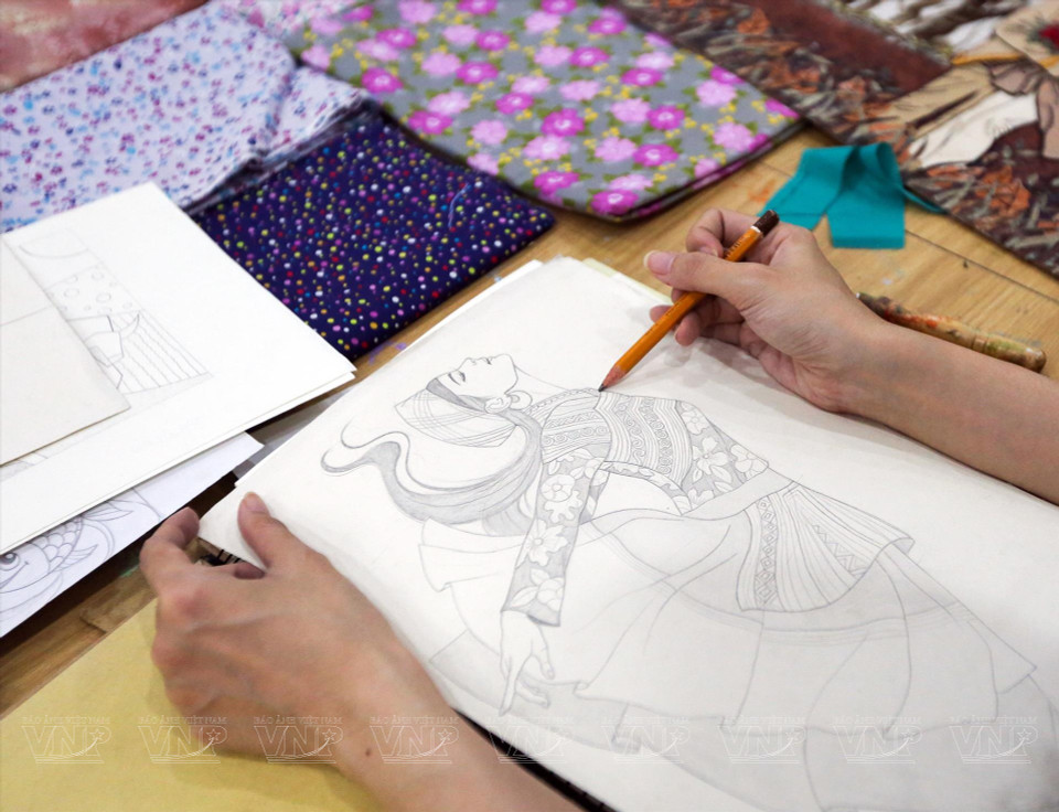 Les femmes sont au coeur de son inspiration. 