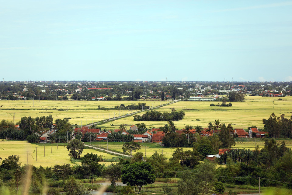Villages situés au milieu des rizières dans le district de Tay Hoa. Photo :VNA