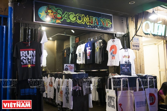 Une boutique de souvenirs 