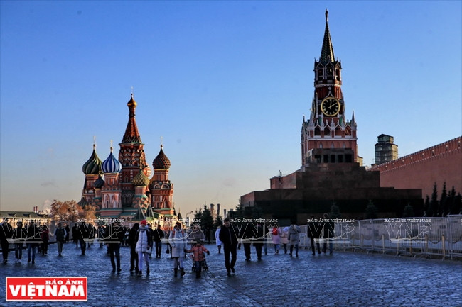 Le Kremlin est une ville fortifiée qui donne sur la Place Rouge, à Moscou. 