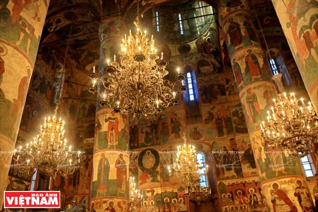 L’intérieur splendide de l’église Upensky où tous les Tsars furent leur cérémonie d’investiture. 