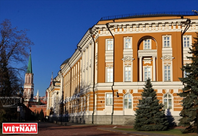L‘élégant bâtiment néoclassique du Sénat au sein du Kremlin.