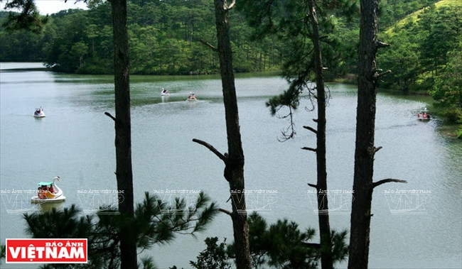 Le lac Da Thien aux eaux claires et transparentes