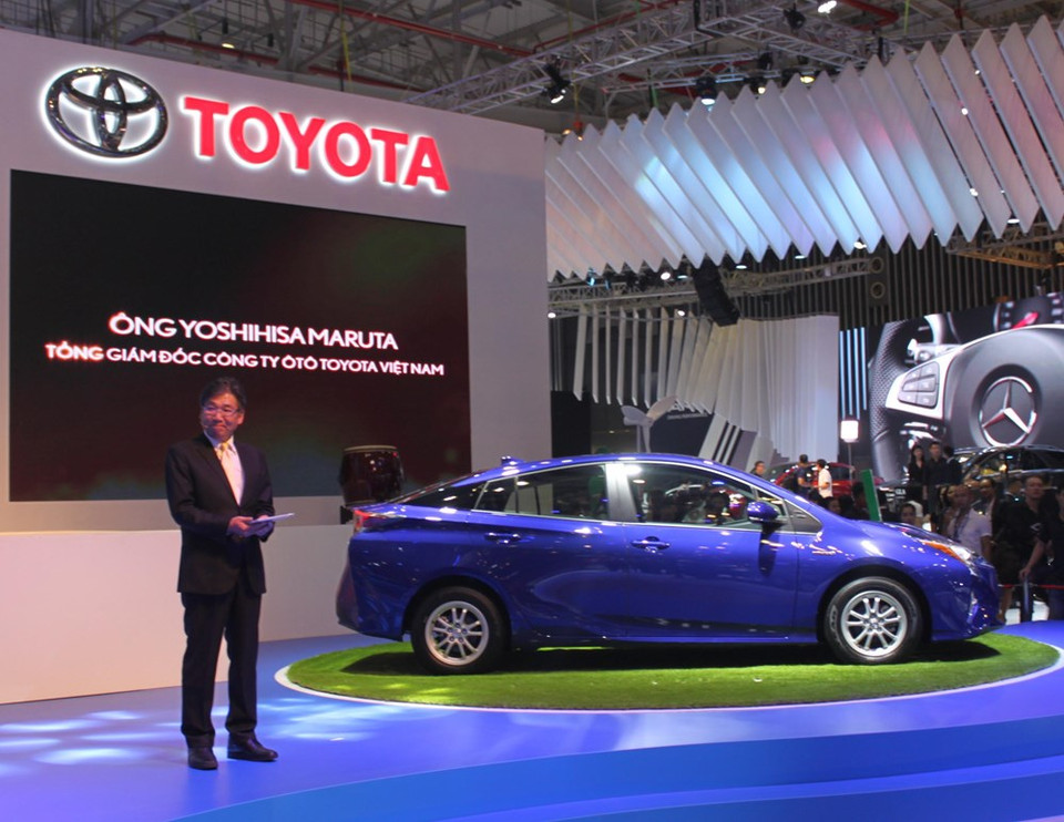 Toyota Vietnam présente les nouvelles générations de Vios, Yaris, Corolla Altis, Camry, les modèles Innova, Fortuner TRD &amp; Hilux 2015.