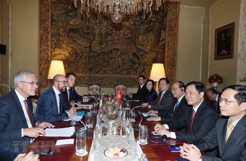 Le Premier ministre Nguyên Xuân Phuc (gauche) et son homologue belge Charles Michel se sont entretenus à Bruxelles.
