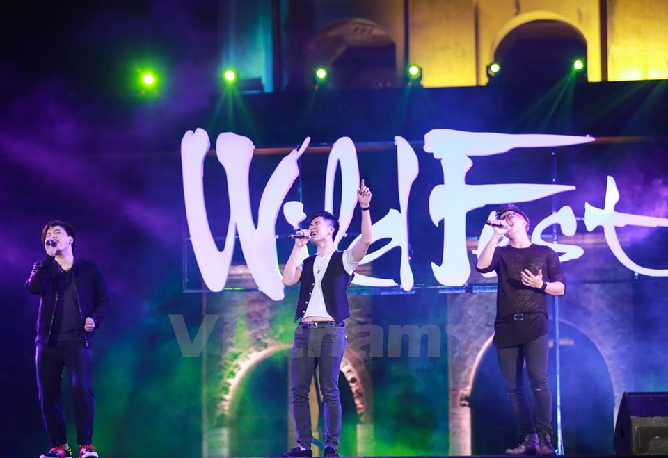 Trois chanteurs Dinh Manh Ninh, To Minh Duc et Pham Tien Manh étaient présents.