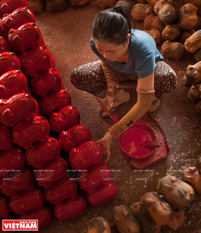 En dépit de l’urbanisation galopante, les ateliers de ce village sont toujours en pleine activité, témoignant de la vitalité de cet artisanat.