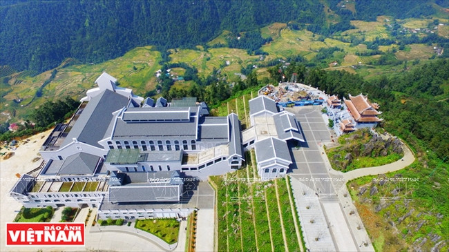 La station de départ est conçue dans le style colonial du XIXe siècle. 