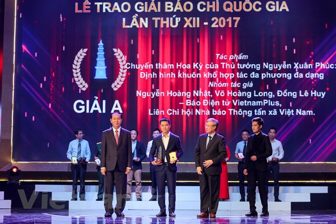 L’Agence vietnamienne d’Information (VNA) ont reçu plusieurs prix, dont un prix A décerné par un groupe d'auteurs du journal électronique Vietnamplus, sur la visite du Premier ministre Nguyên Xuan Phuc aux États-Unis: un cadre pour une coopération multilatérale diversifiée.