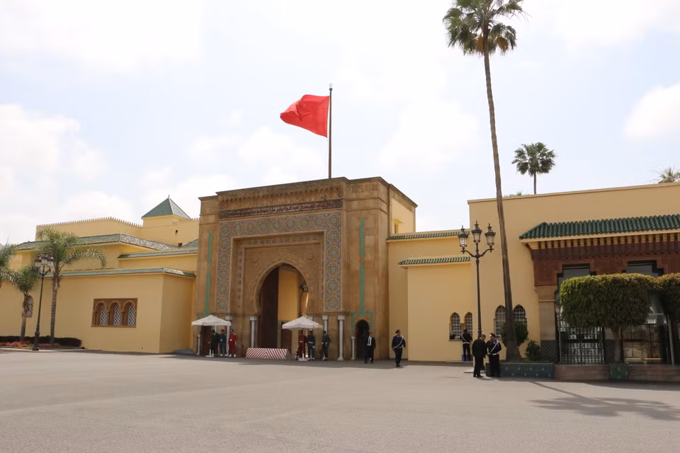 Le Palais Royal qui se situe dans le quartier de Touarga, est le plus ancien de son genre au Maroc. Construit en 1864, cet immense complexe architectural est entouré d'une enceinte dont l'entrée principale donne sur une vaste esplanade servant à des cérémonies en plein air.