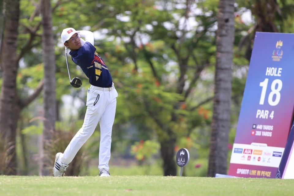 Le golfeur Le Khanh Hung (15 ans) a battu avec brio de puissants adversaires de la région pour remporter la médaille d'or aux 32es Jeux sportifs d’Asie du Sud-Est (SEA Games 32) en simple messieurs. 