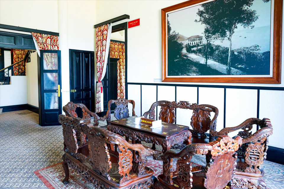 L'intérieur du Bach Dinh est somptueux. 