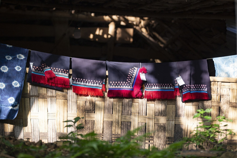 Brocatelles séchant au soleil. 