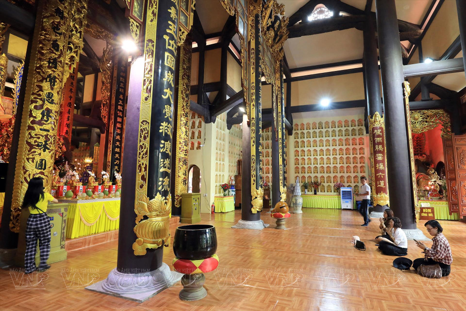 Avec son architecture unique et son échelle grandiose, la pagode Khai Nguyen est une destination préférée de nombreuses personnes. 