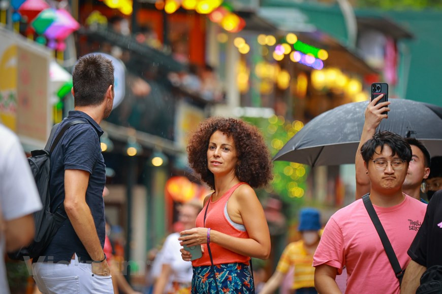 Hanoï, la capitale vietnamienne, figure parmi les cinq destinations les plus sûres pour les femmes qui voyagent seules en Asie du Sud-Est, suggérées par Tripzilla, l’un des meilleurs sites web de voyage de la région.