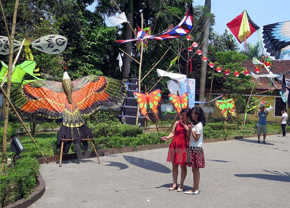 Un espace dédié à 250 cerfs-volants de différentes catégories et formes. 