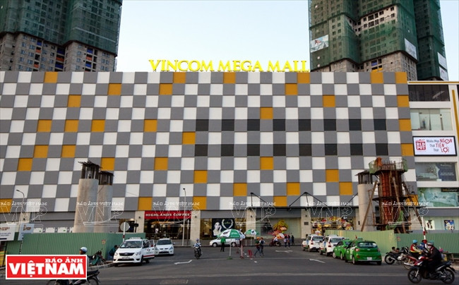 Centre commercial Vincom Mega Mall dans le 2e arrondissement de Hô Chi Minh – Ville, inauguré fin 2015.