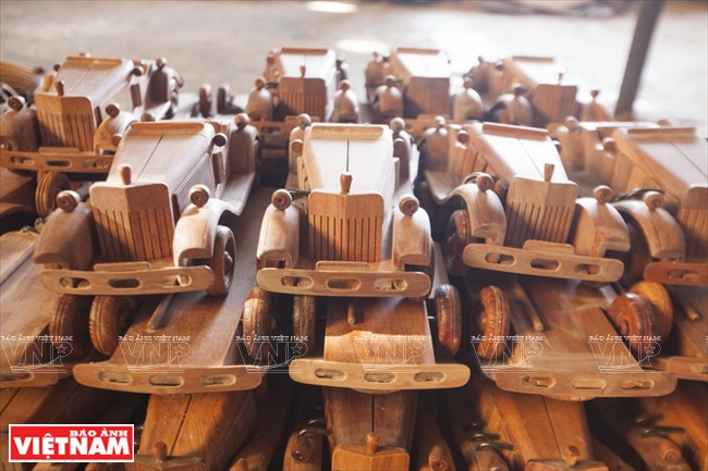 L’atelier Thành Nhân a tissé des relations commerciales avec le groupe américain Wal-Mart. Sa commande est de 5.000 pièces par mois.