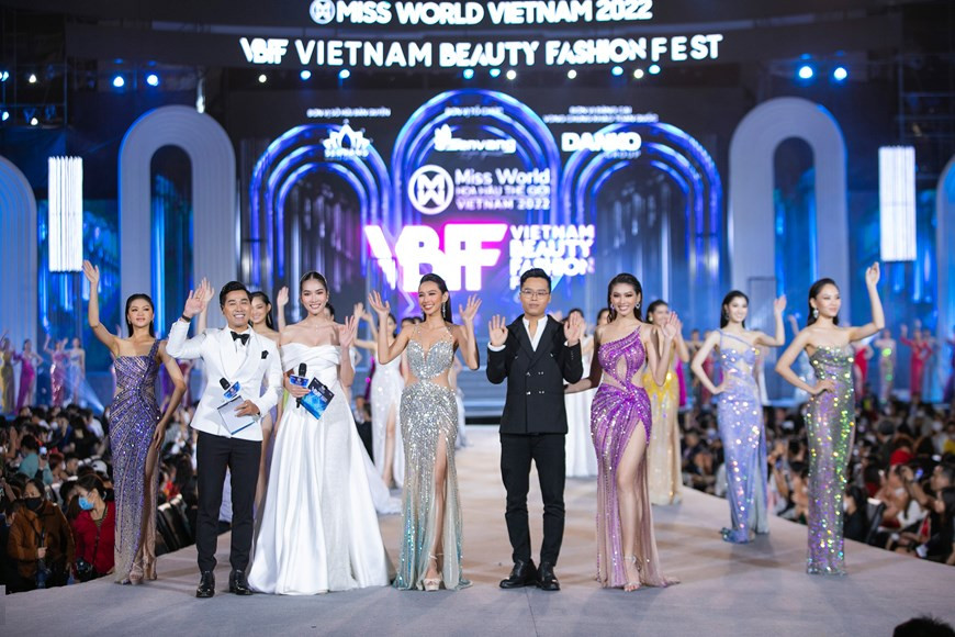 Vietnam Beauty Fahion Fest, fondé par le réalisateur Hoang Nhat Nam, a été lancé pour la première fois dans le cadre du concours Miss Monde Vietnam 2022. Photo: Vietnam+