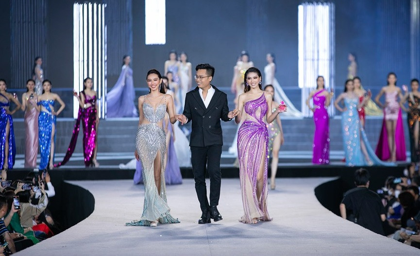 Looks de la collection "Hương" (Parfum) du styliste Nguyen Minh Tuan. Photo: Vietnam+