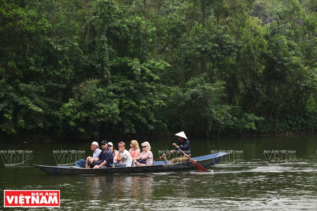 La balade sur la rivière Yên dure une heure. Une expérience inoubliable.