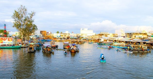 Un marché flottant de la région Sud-Ouest. Photo: NDEL