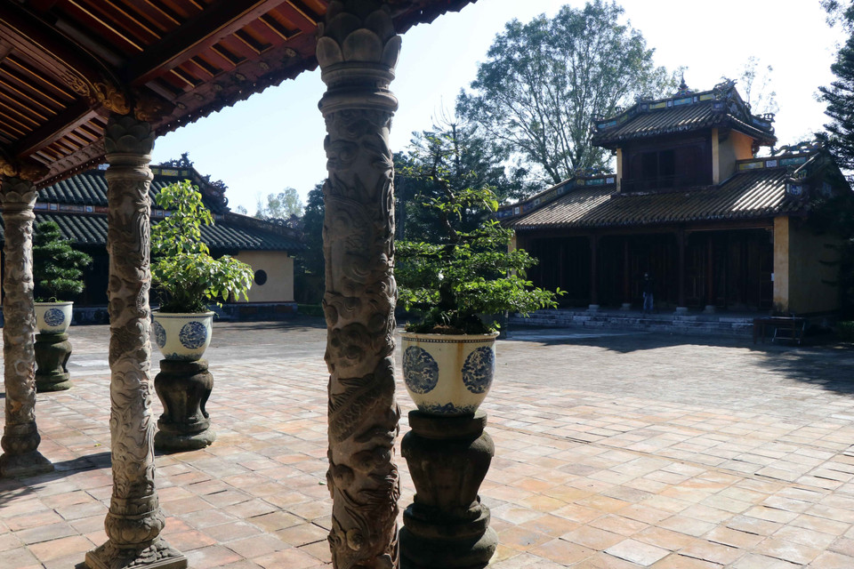 Située dans l'ancienne capitale Huê, le tombeau de Dông Khanh est le lieu de sépulture du roi Dông Khanh. Ce monument est situé au milieu d'une campagne, au village de Thuong Hai, quartier Xuân Thuy, ville de Huê. Le roi Dông Khanh (1864-1889) était le neuvième roi de la dynastie Nguyên pendant la période de 1885 à 1889. Photo: VNA 