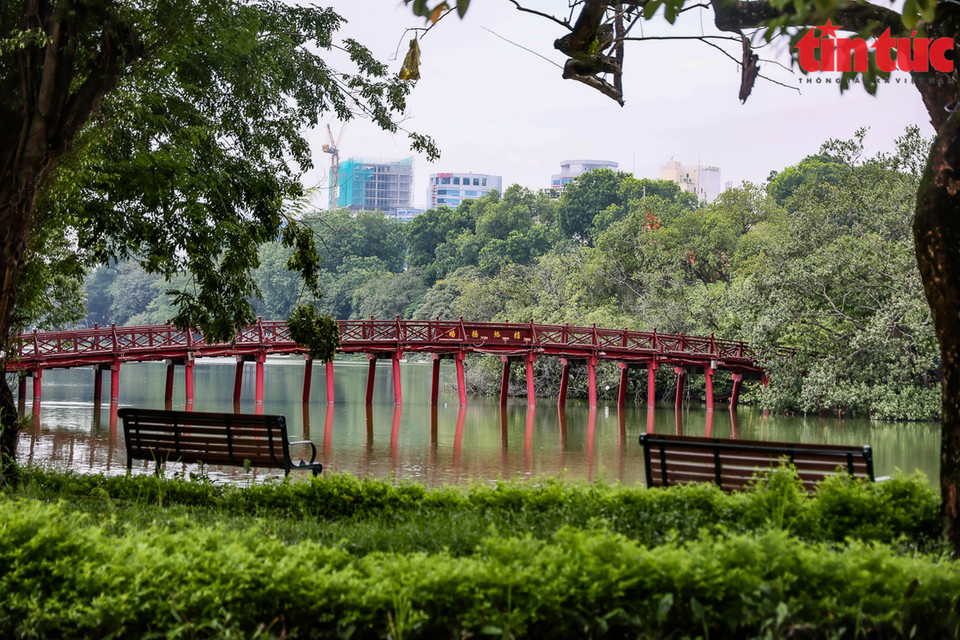 Le pont Thê Huc. Photo : VNA