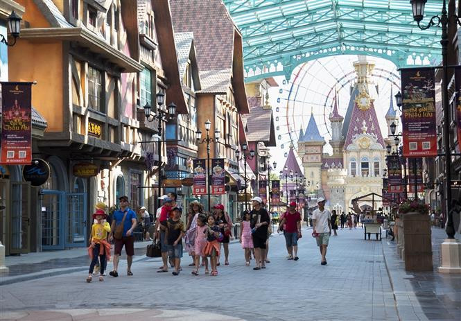 Une vue de l'espace architectural européen dans la zone touristique de Vinpearl Phu Quôc. Photo: VNA