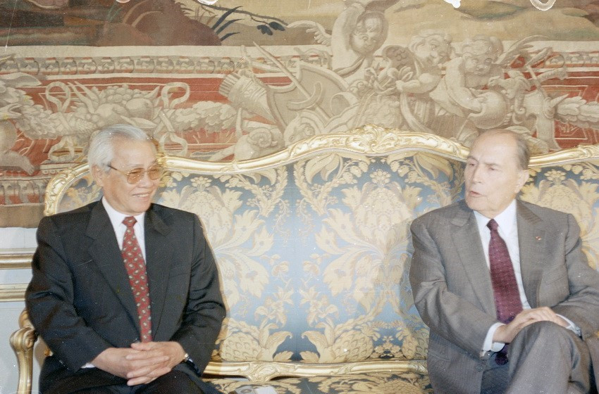 L'ancien président français, François Mitterrand, a reçu le 23 juin 1993, à Paris l'ancien Premier ministre vietnamien Vo Van Kiet en visite officielle en France. Photo: VNA