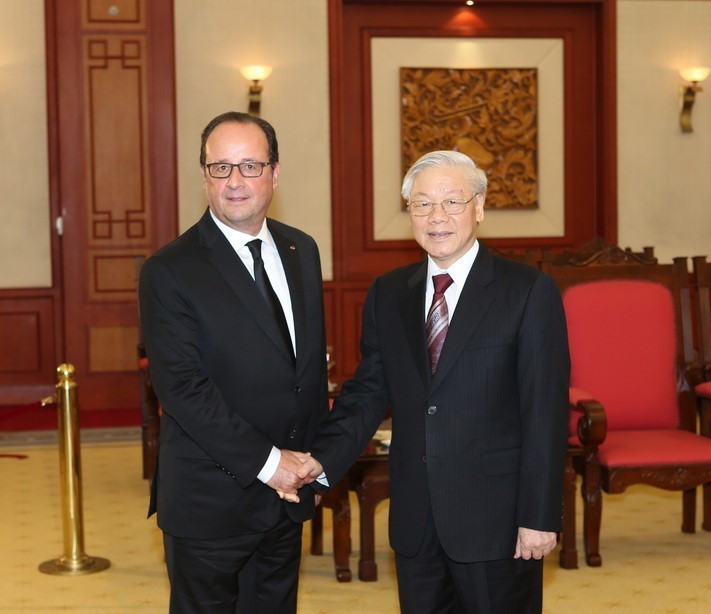 Le secrétaire général du Parti communiste du Vietnam Nguyen Phu Trong a reçu le 6 septembre 2016 à Hanoï l'ancien président français François Hollande, en visite d’Etat au Vietnam. Photo: VNA