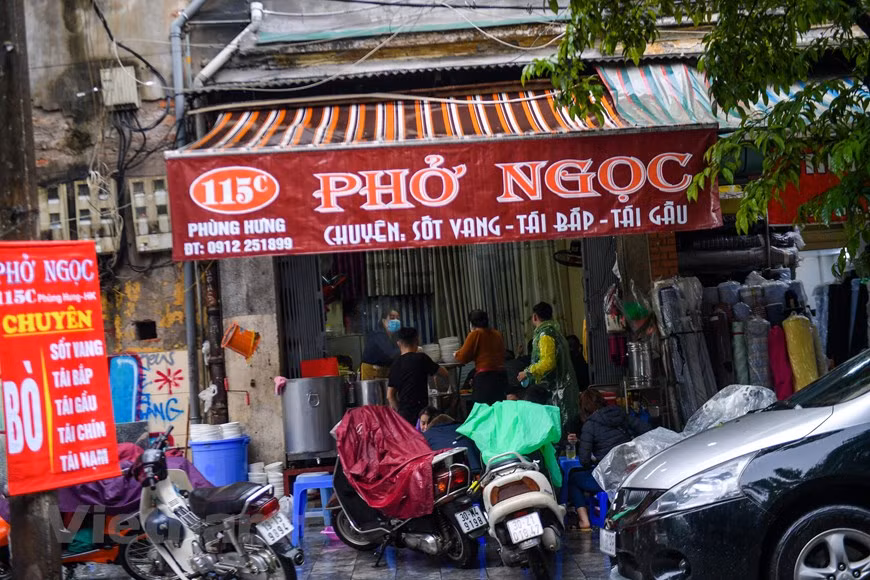 Un restaurant de pho” à Hanoï. Photo: VNA