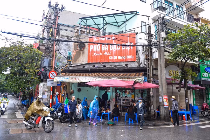 Un restaurant de “pho” à Hanoï. Photo: VNA