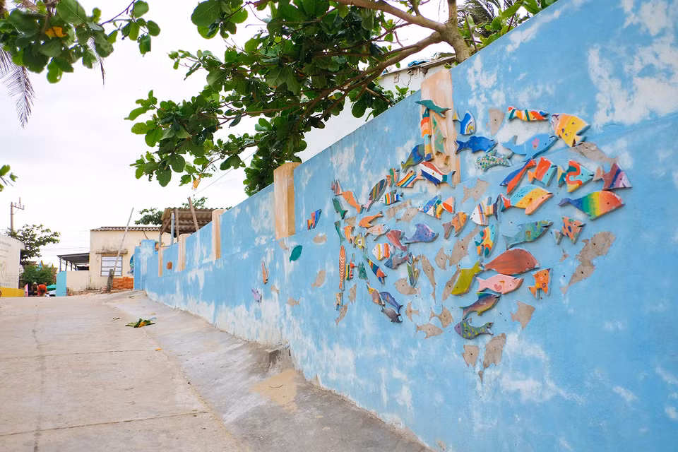 Avec ses fresques murales peintes dans le cadre d'un projet d’échange artistique communautaire Corée du Sud – Vietnam, il est d'autant plus attractif.