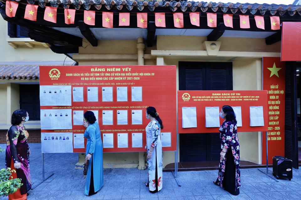 Les électrices du quartier de Diên Biên, arrondissement de Ba Dinh, à Hanoi. Photo: VNA