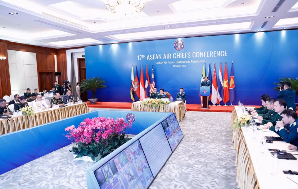 La 17e Conférence des chefs de l’air de l’Association des Nations d’Asie du Sud-Est ou ASEAN (AACC – ASEAN Air Chiefs Conference), placé sous le thème "Pour des forces aériennes de l'ASEAN cohésives et réactives", a lieu en ligne le 22 octobre.