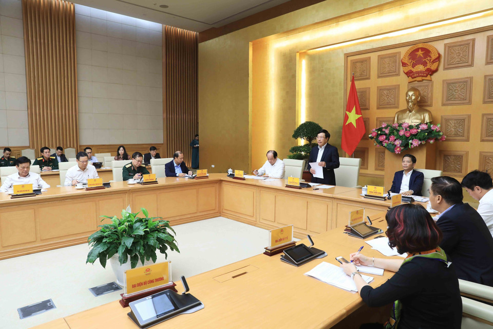 Le vice-Premier ministre et ministre des Affaires étrangères Pham Binh Minh, président du Comité national de l'ASEAN 2020 préside la 6e session du Comité, le 27 octobre 2020.