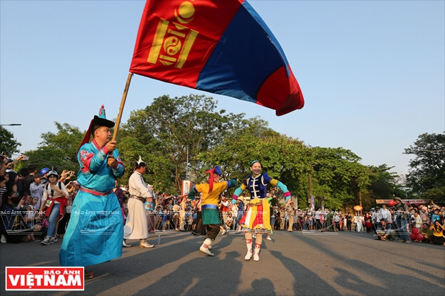 La troupe artistique mongole.