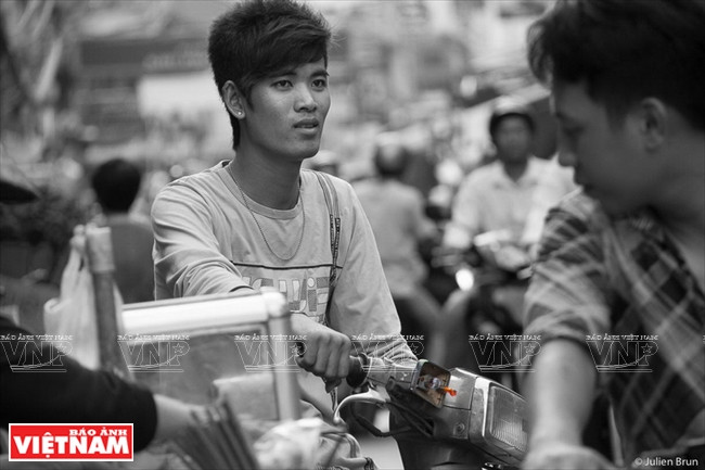 « SIGNAL » - xi-nhan (ra dấu).