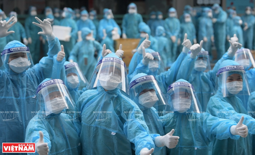 La confiance de près de 3.000 médecins et infirmières partant pour Bac Giang et Bac Ninh pour les soutenir dans la lutte contre le Covid-19. Photo: VNP