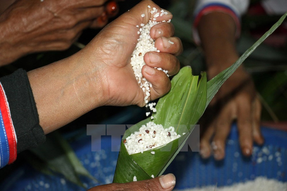 Gâteau de riz ordinaire et de riz gluant.