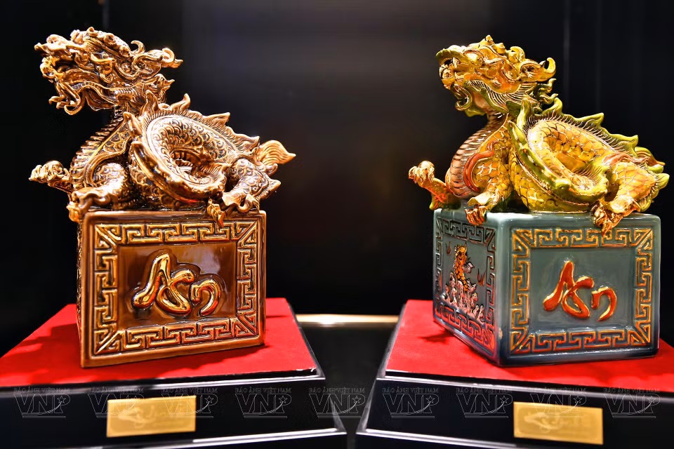 Les sceaux font partie d'une collection appelée "Empreinte du dragon sacré" 