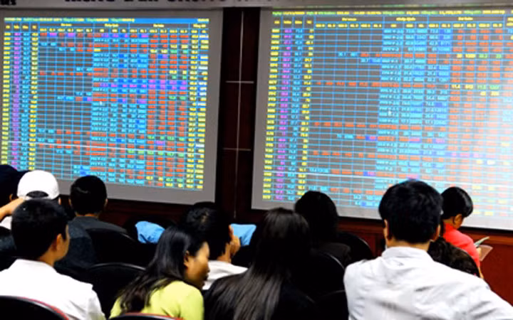 La Bourse vietnamienne en 2016 a été classée comme l’une des cinq places boursières au taux de croissance le plus élevé d’Asie du Sud-Est. Photo: Dantri