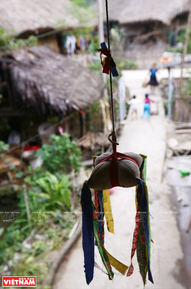 La boule de «con» est non seulement un jouet mais aussi un symbole de prospérité.