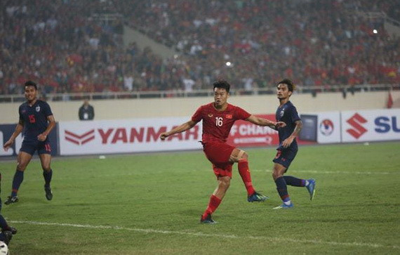 Le troisième et quatrième buts ont été marqué par Nguyen Thanh Chung (16)...