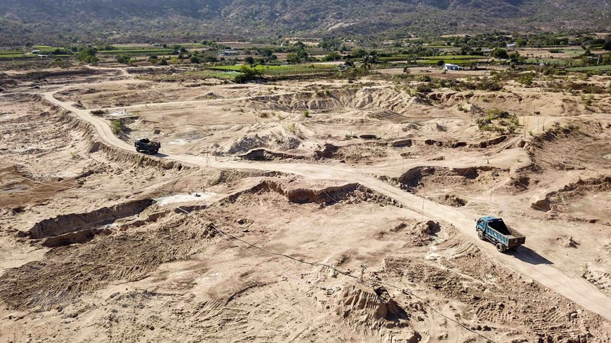  Le projet de dragage et d'amélioration du lac Ong Kinh dans le district de Ninh Hai est en cours d'exécution.