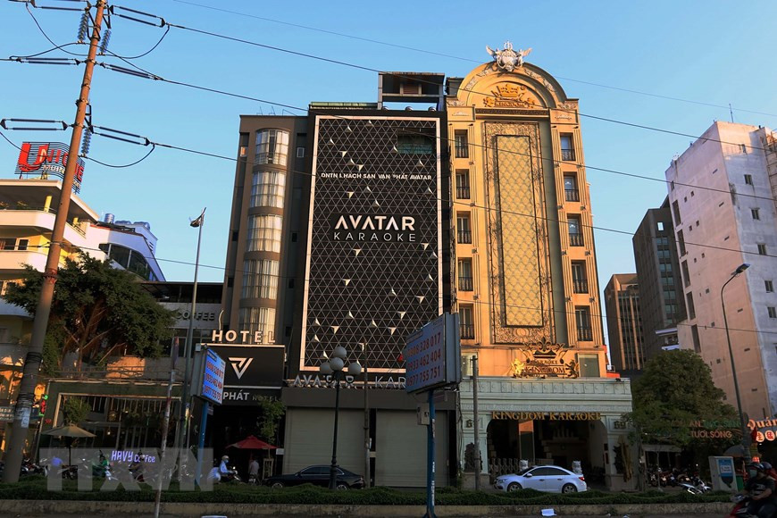  De nombreux salons de karaoké à la rue Pham Viet Chanh (premier arrondissement) ont fermé temporairement leurs portes à la demande du Comité populaire de Ho Chi Minh-Ville.