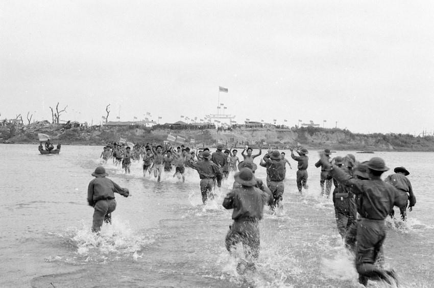  La photo ''S'évader de prison'' (Quang Tri en 1973) de Chu Chi Thanh a reçu le Prix d'État de littérature et des arts en 2011.