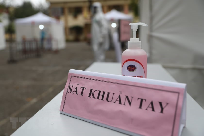  Un désinfectant pour les mains. 